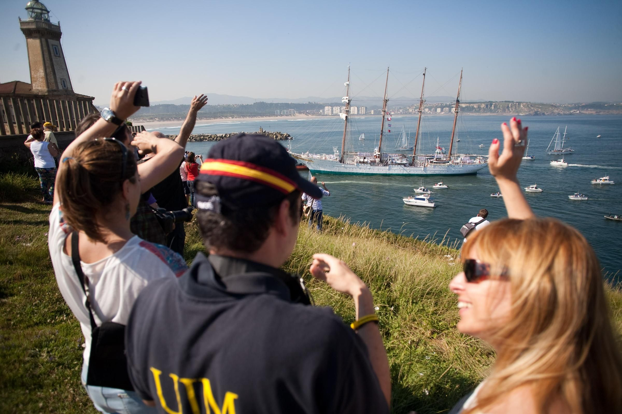 En imágenes: Así fue la última visita del Juan Sebastián Elcano a Asturias, en 2013 y a Avilés