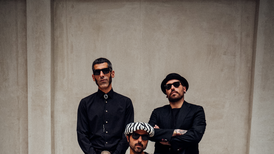 Juancho Conejo, líder de Sidecars, lleva dos décadas de carrera al Recorda Fest de A Coruña: "Ya no pienso en tener un chalé con piscina en forma de guitarra"
