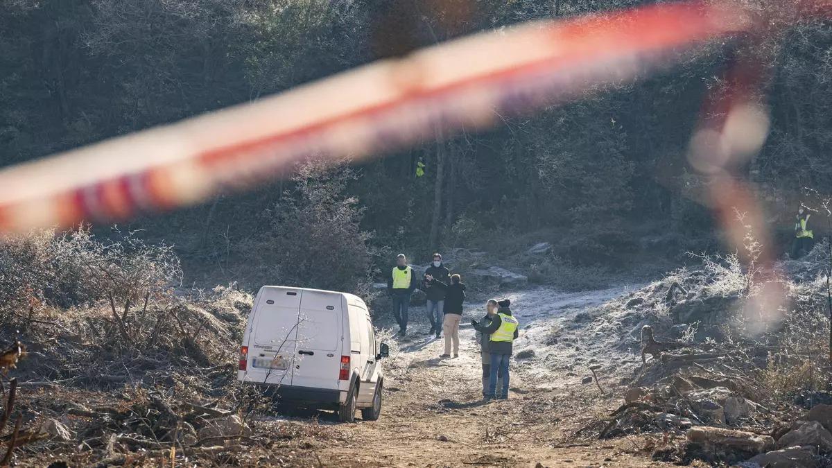 Los Mossos investigan una zona boscosa en la que se encontró el cadáver de un hombre en Rialb en 2022.