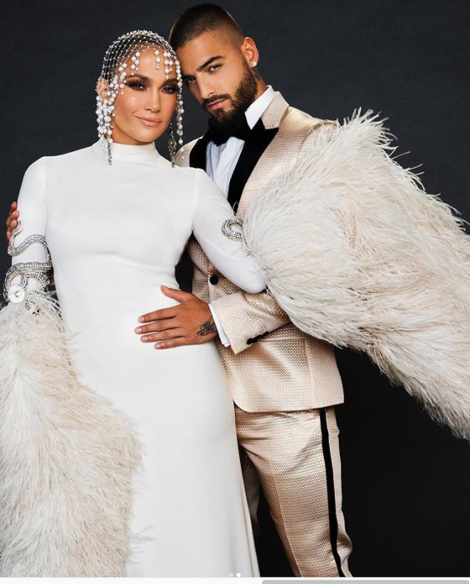 Jennifer Lopez y Maluma en un nueva imagen promocional de 'Marry me'