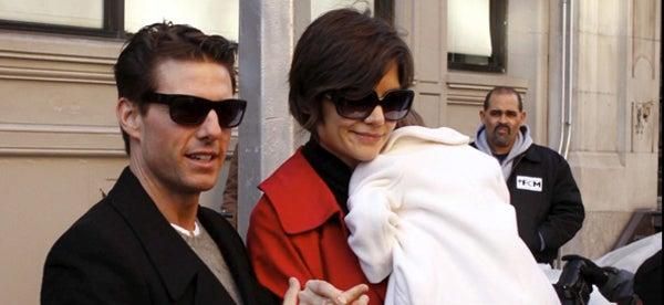 Tom Cruise y Katie Holmes derrochan 4.200 euros en papel de regalo