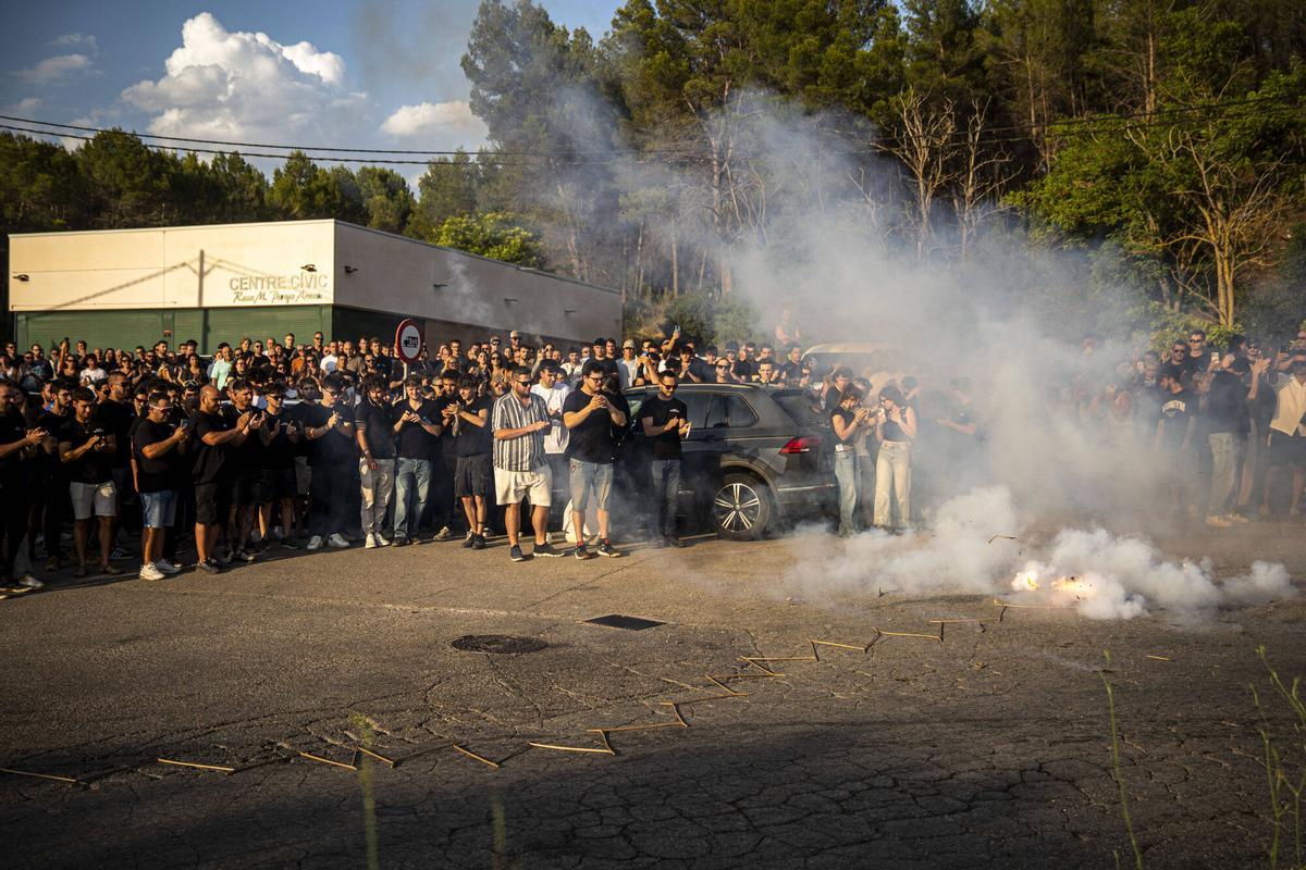 L'últim adeu de Sant Martí de Torroella a Pau Simon, el miner mort a Súria