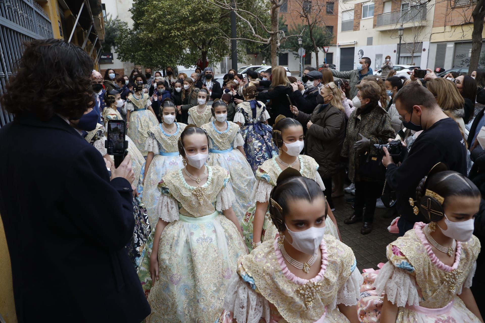 Así es el espolín de la Fallera Mayor Infantil de València