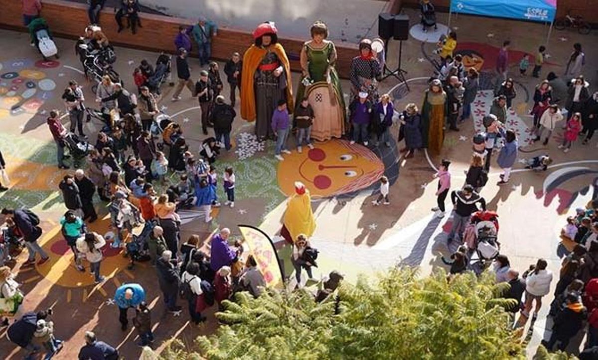 El barri de la Plana d’Esplugues crea un espai per fomentar el joc El barri de la Plana d’Esplugues crea un espai per fomentar el joc