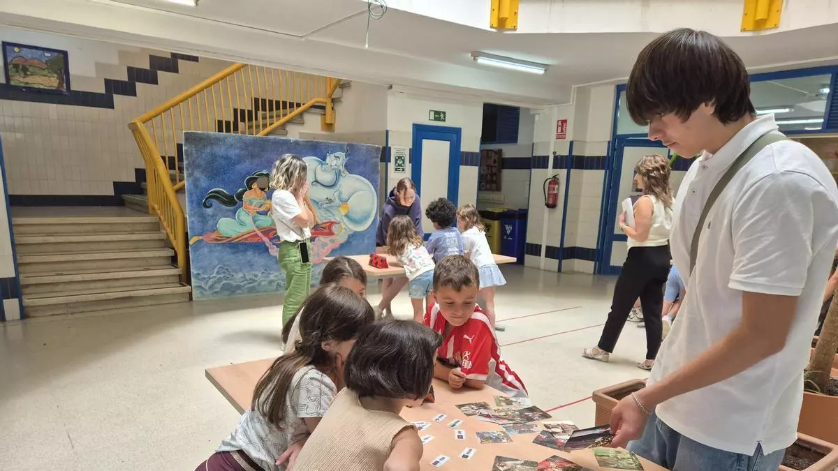 Trece países en la mochila: el colegio El Vallín de Piedras Blancas transforma sus aulas en un viaje por el mundo
