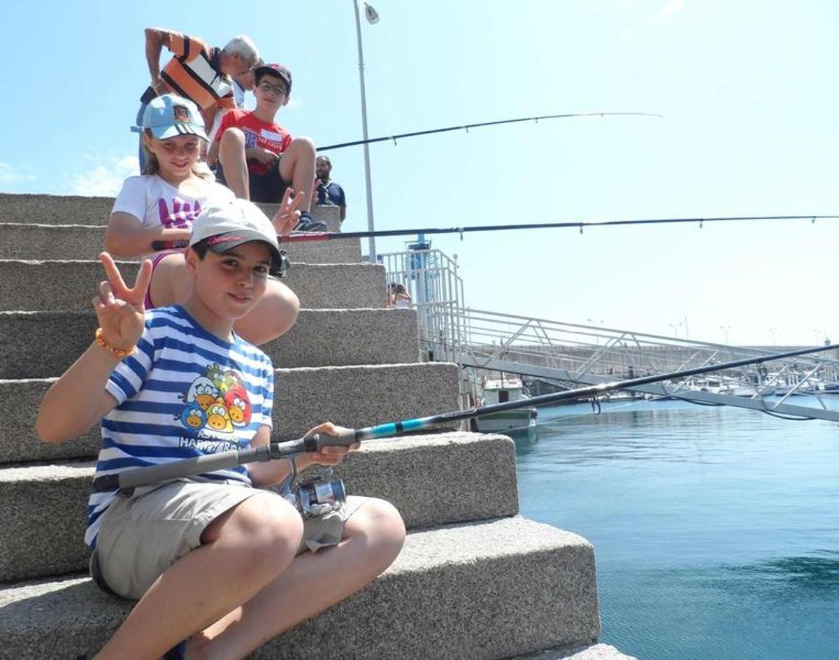 Los pequeños muerden el anzuelo en Candás