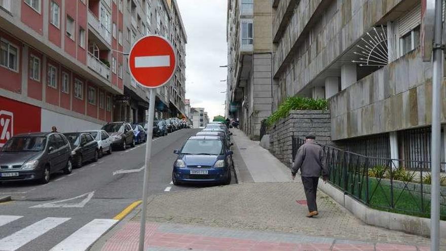 Calle José Millán, por cuya reforma compiten 33 empresas. // G. Santos