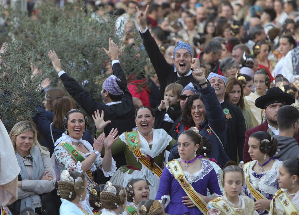 Emoción y nervios en la entrega de premios a las fallas de Sagunt