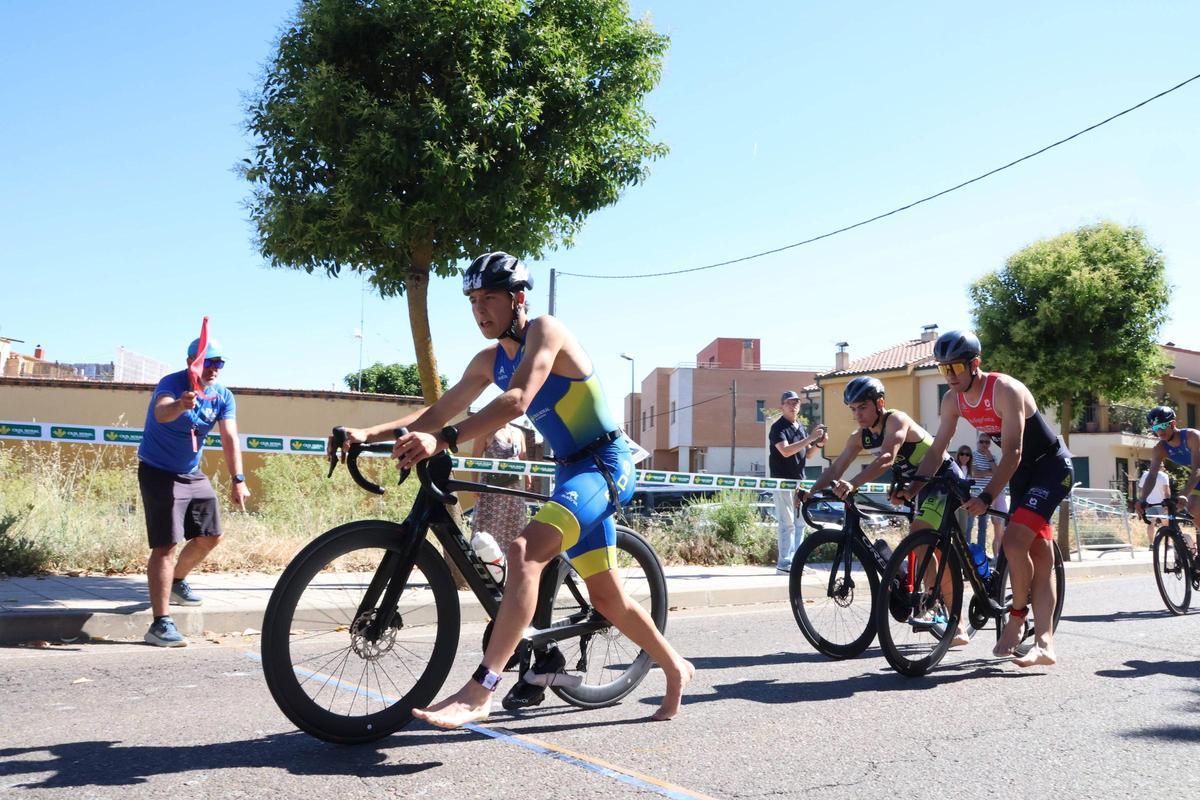 GALERÍA: Disfruta de las mejores imágenes del triunfo de Gómez y Trigo en el Triatlón Ciudad de Zamora GALERÍA: Disfruta de las mejores imágenes del triunfo de Gómez y Trigo en el Triatlón Ciudad de Zamora
