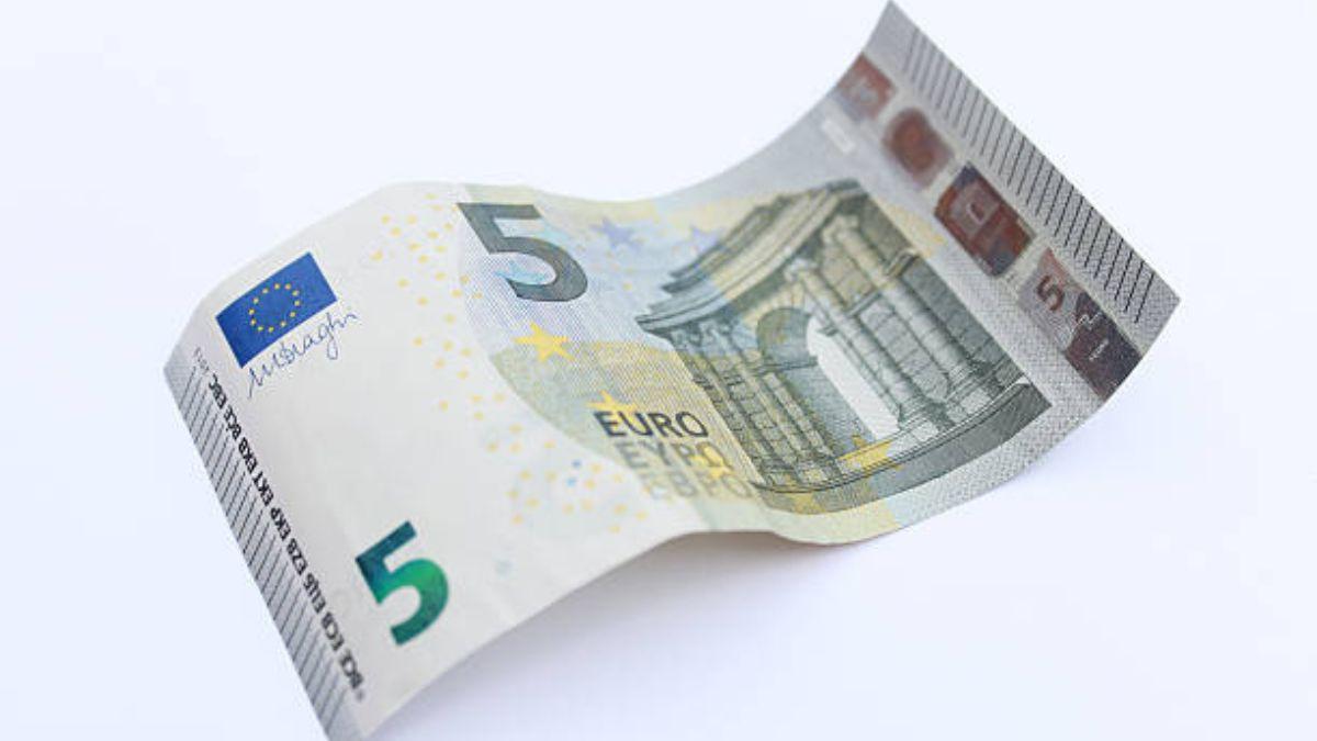 Un billete de cinco euros