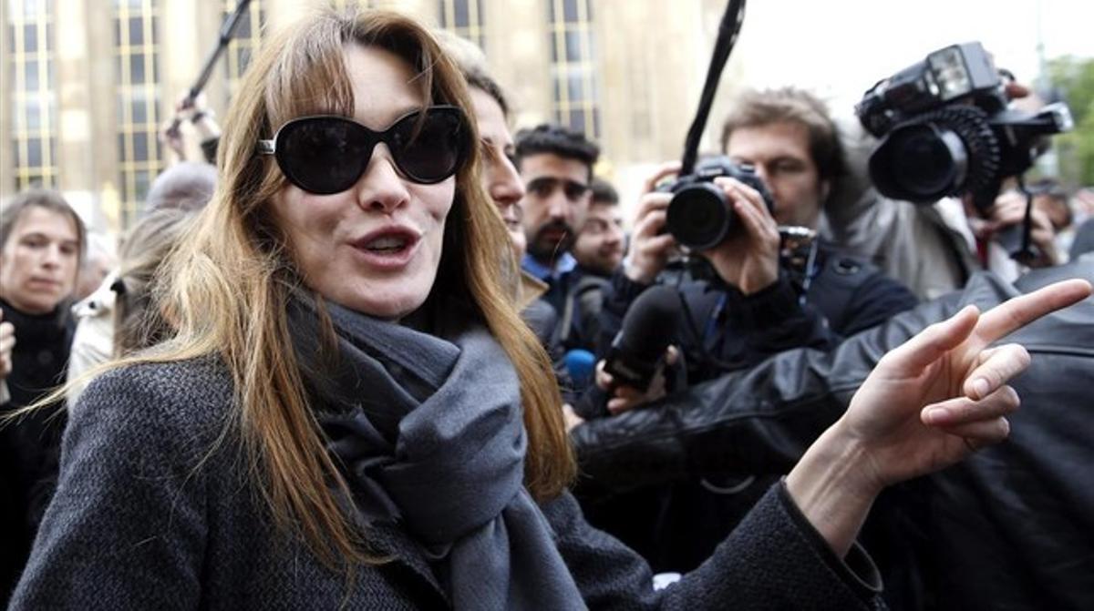 Carla Bruni assisteix a una mobilització el mes de maig passat a París.