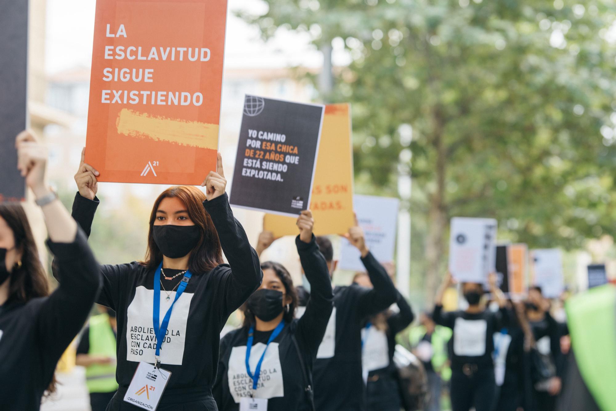 Caminando por Libertad en Zaragoza contra la trata de personas