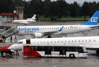 Peinador, en vilo por Air Europa e Iberia