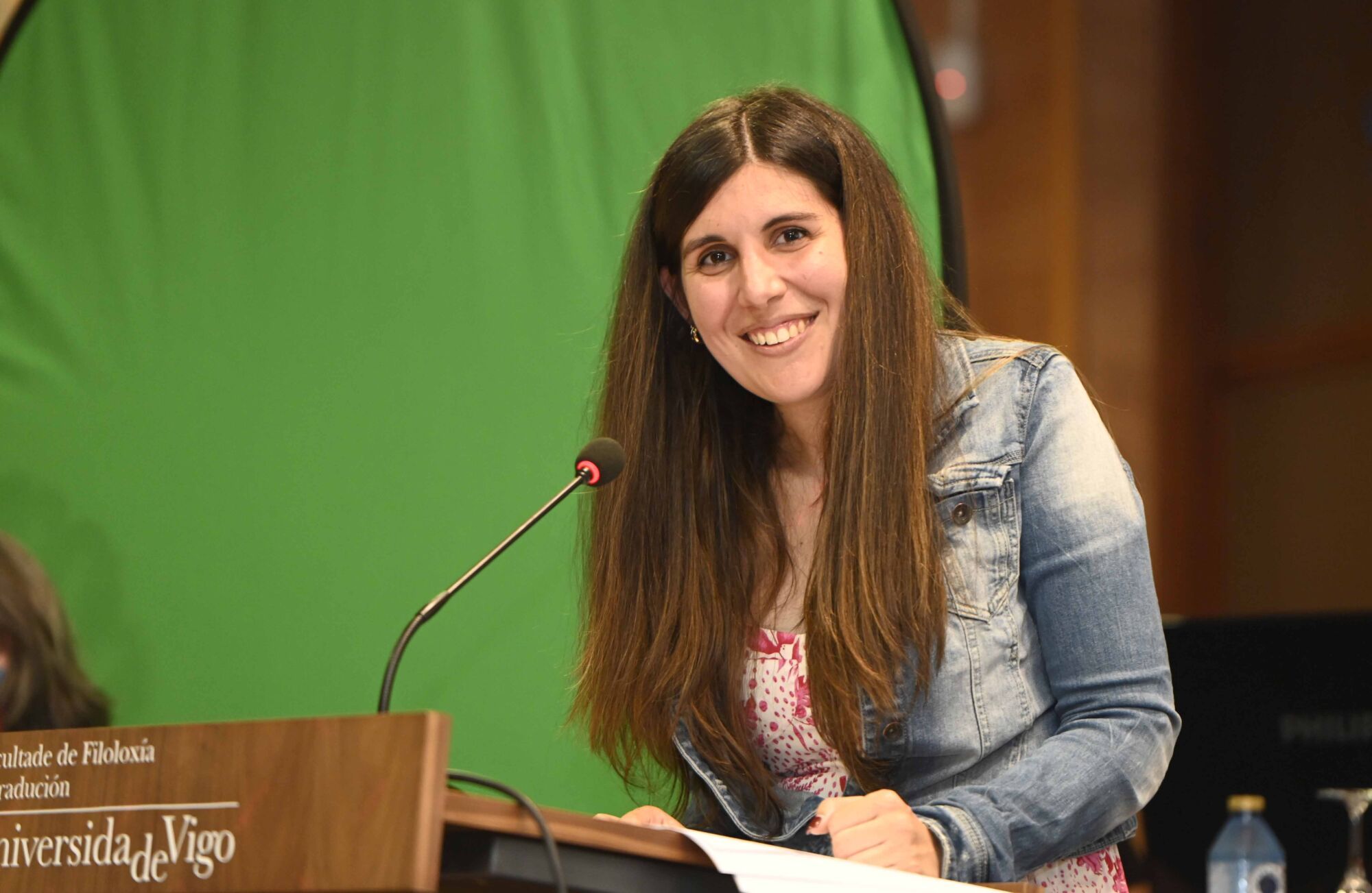 Las últimas promociones de los grados en Traducción e Interpretación, Filología Aplicada Gallega y Española y Lenguas Extranjeras recogieron sus diplomas 