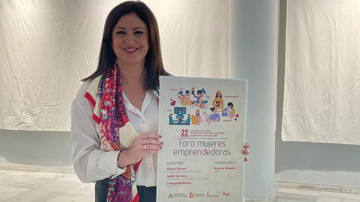 Asunción César presenta el Foro de Mujeres Emprendedoras de Puente Genil.
