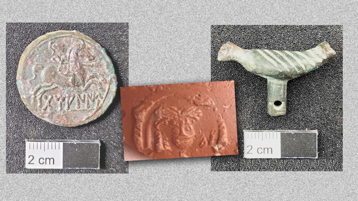 La excavación ha sacado a la luz una moneda ibérica, una pieza de cerámica y un tirador de bronce de un mueble romano.