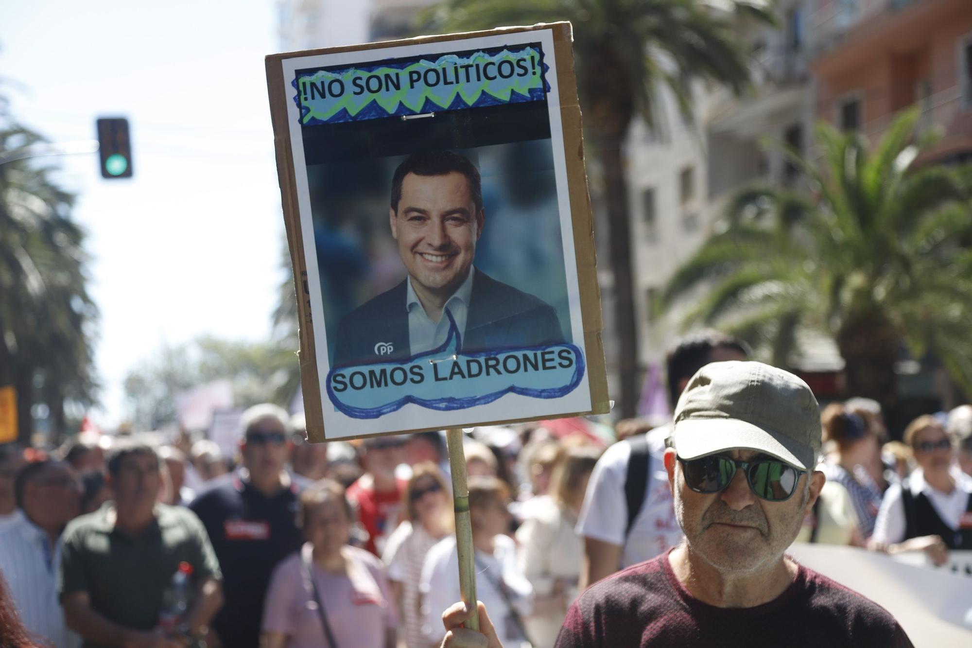 La manifestación en defensa de la Sanidad pública reúne a más de 7.000 personas en Málaga