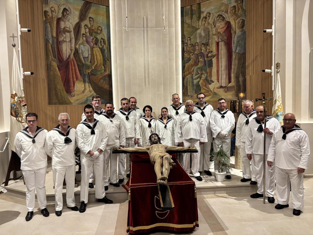 Las imágenes de la multitudinaria procesión de subida de la imagen del Santísimo Cristo del Mar de Benicarló
