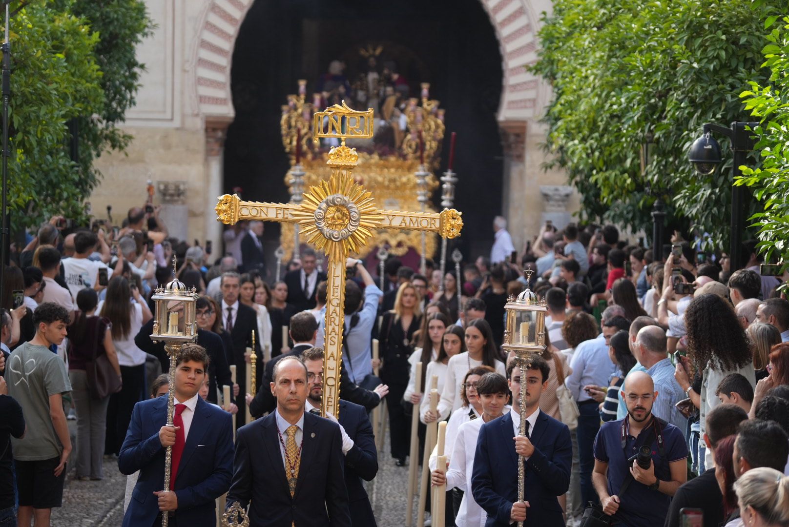 El regreso de La Cena a su templo, en imágenes
