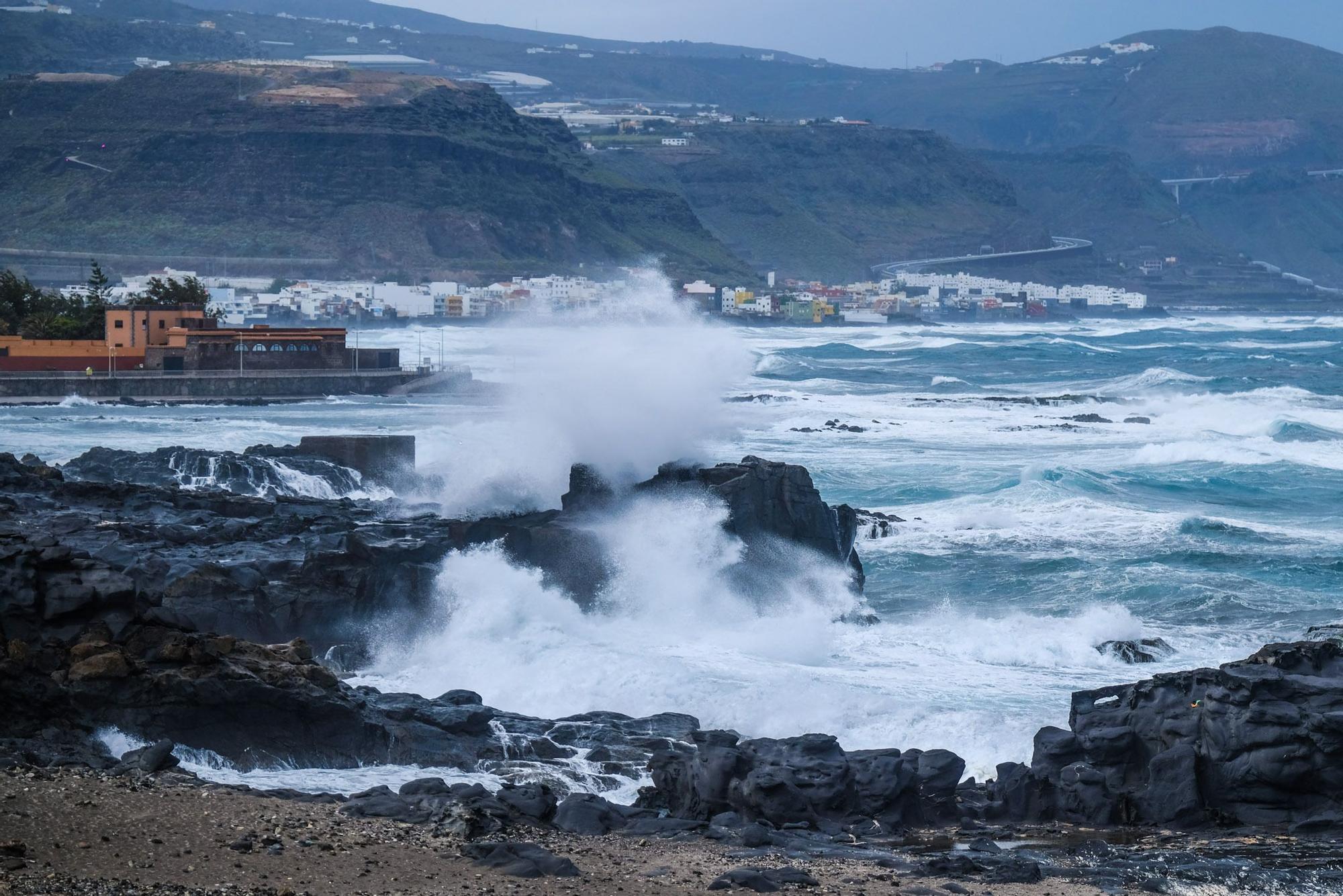 La borrasca Celia deja un temporal de viento y mar en Gran Canaria (14/02/2022)