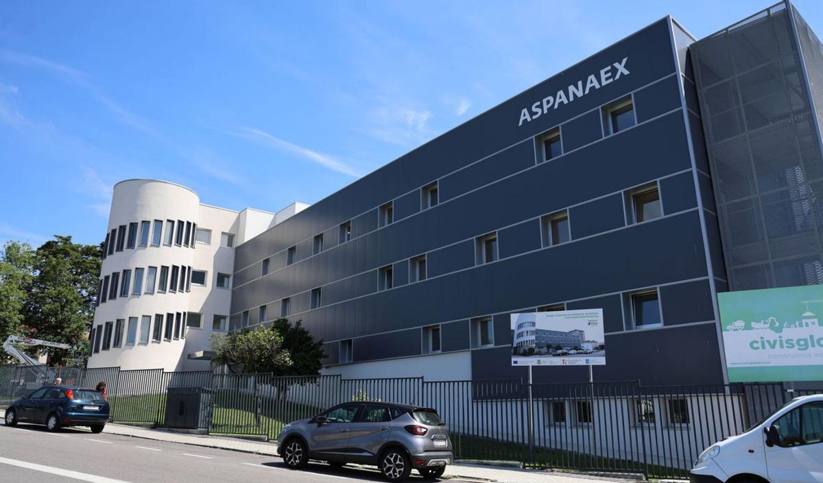 Residencia de Aspanaex, en la calle Porriño, en Coia. | Alba Villar