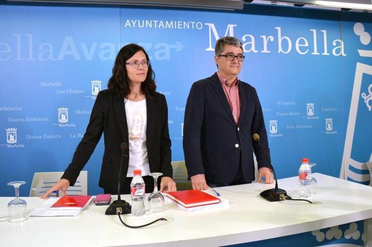 La concejala de Urbanismo, Isabel Pérez, y el portavoz del equipo de gobierno local, Javier Porcuna.