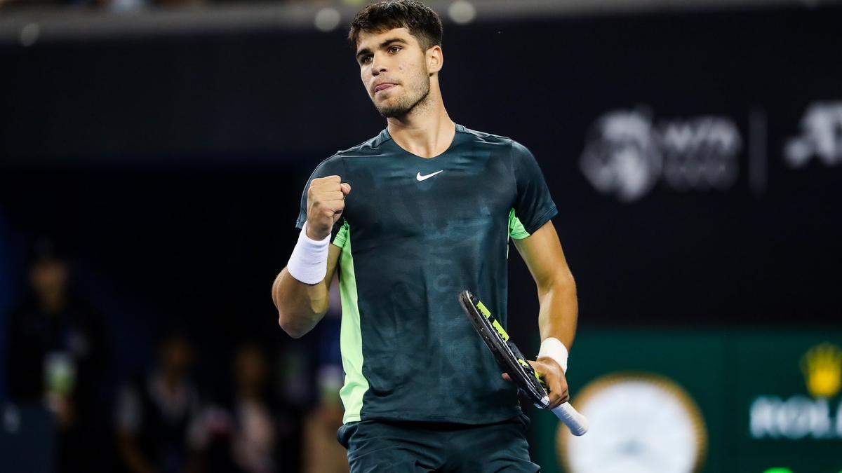 Jannik Sinner vence Carlos Alcaraz e avança a final do ATP 500 de Pequim 