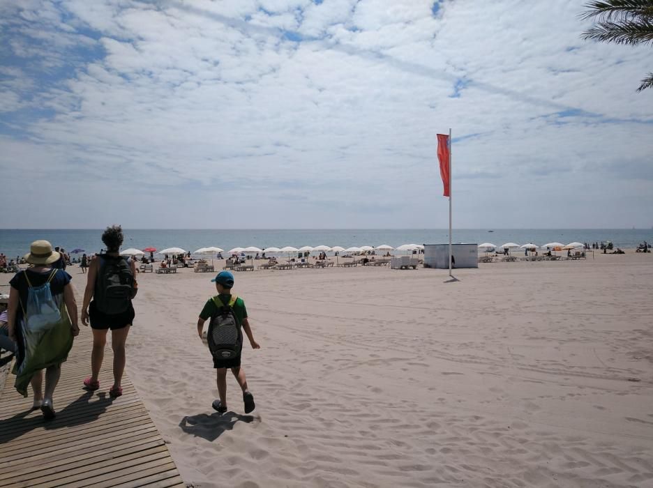 Banderas "mixtas" en la Playa de San Juan