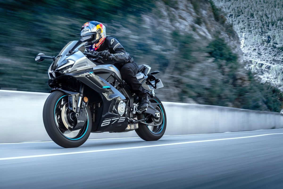 CFMOTO 675 SR