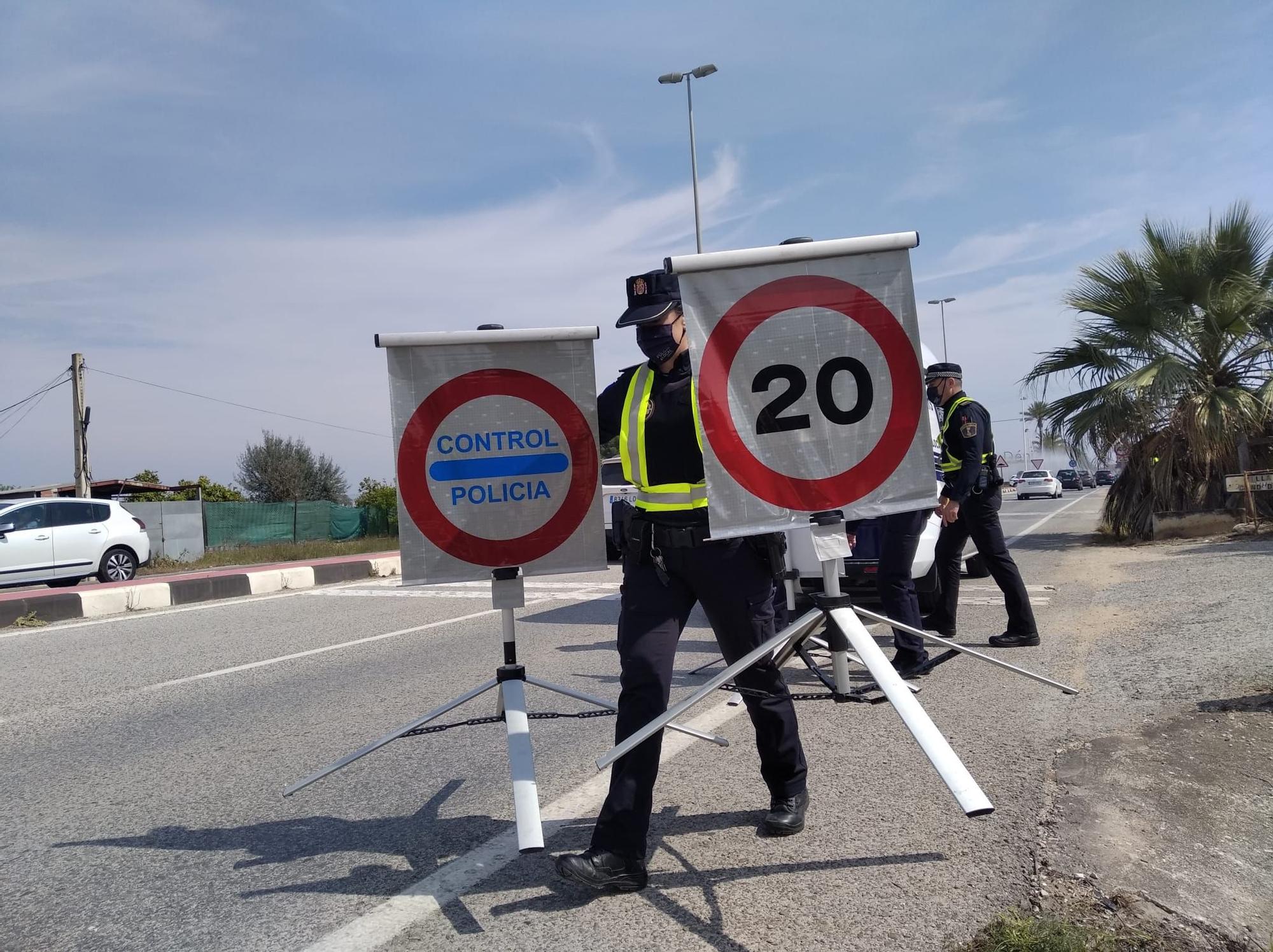 Controles de acceso en Dénia para evitar la llegada de turista de fuera de la Comunitat Valenciana