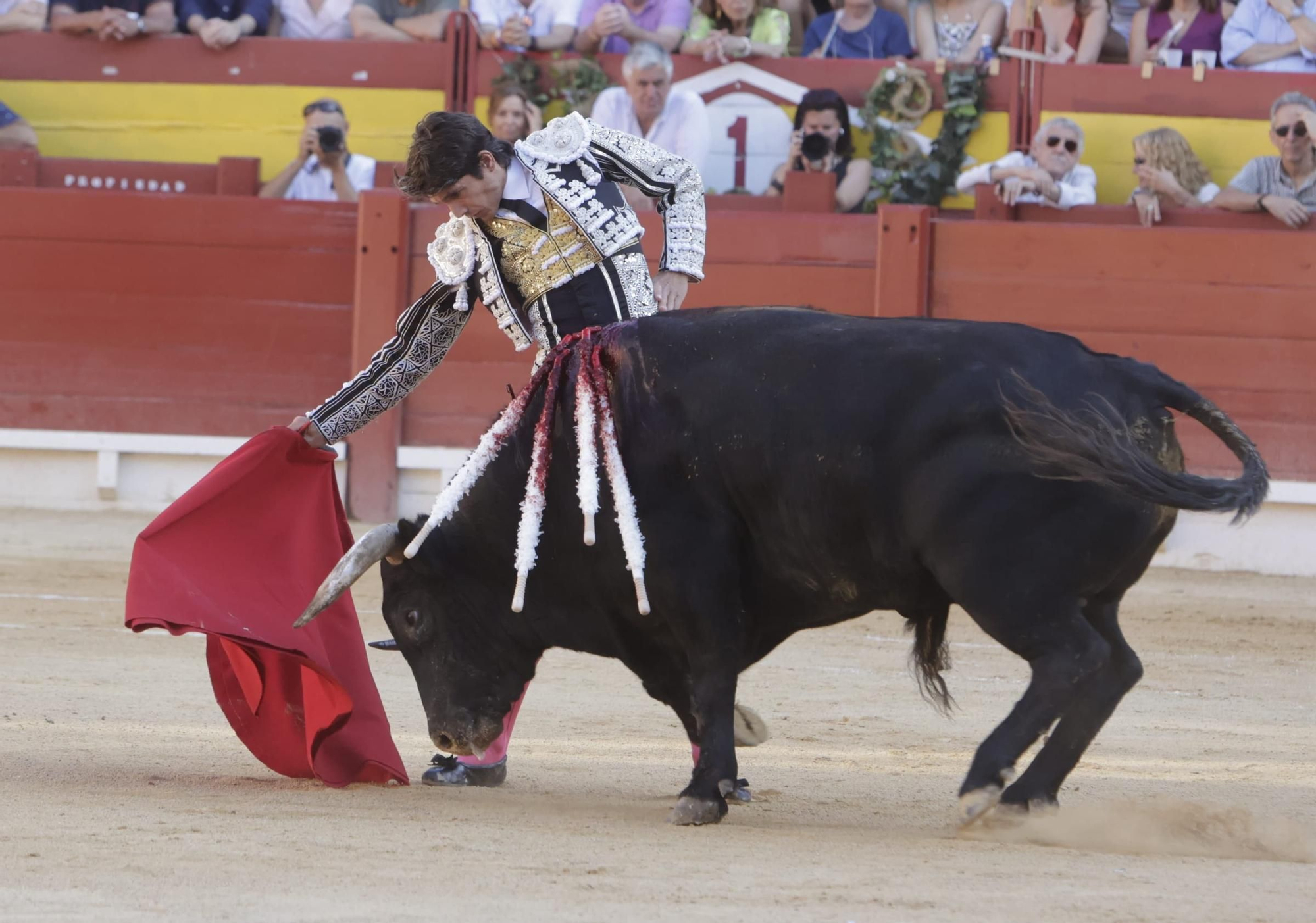 La corrida con el sello más alicantino de la Feria de Hogueras
