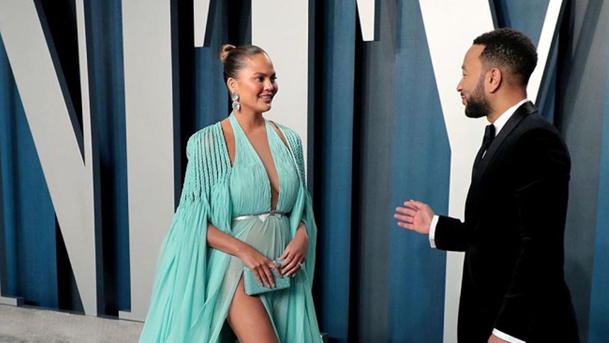Chrissy Teigen y John Legend a su llegada a la 'after party' de los Premios Oscar 2020