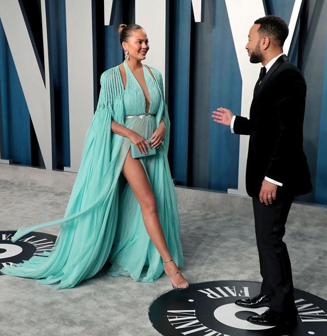 Chrissy Teigen y John Legend a su llegada a la 'after party' de los Premios Oscar 2020