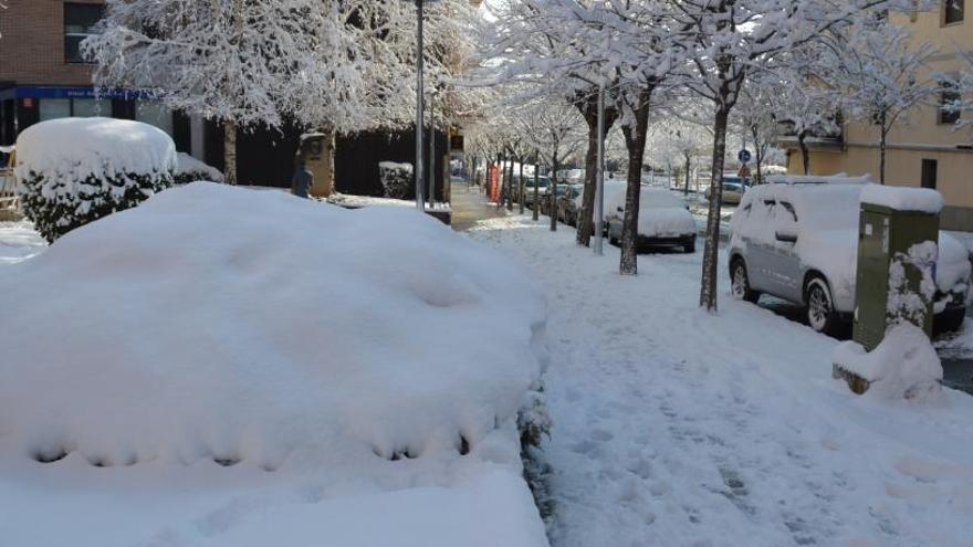 Berga s&#039;ha despertat avui coberta de neu.