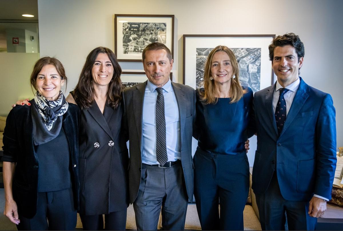 Representantes de las tres empresas involucradas en el scrap para muebles y colchones.