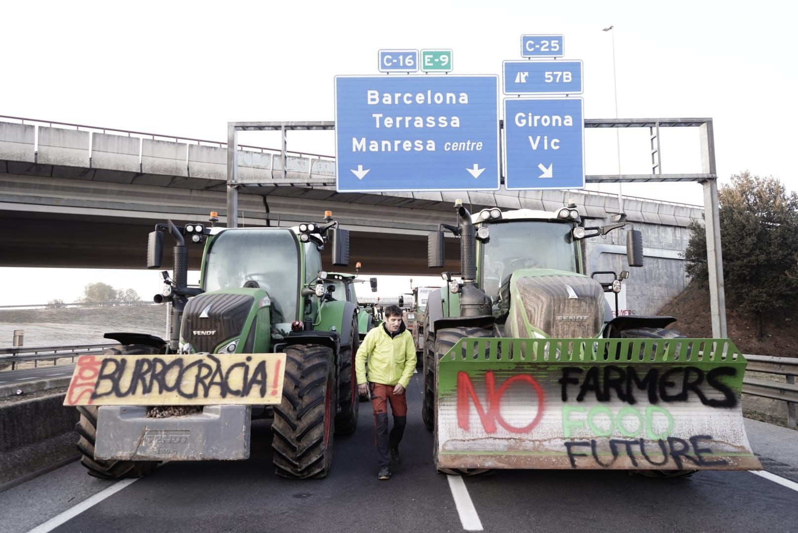 Així s'ha despertat el tall de la C-16 com a protesta dels pagesos de la Catalunya central