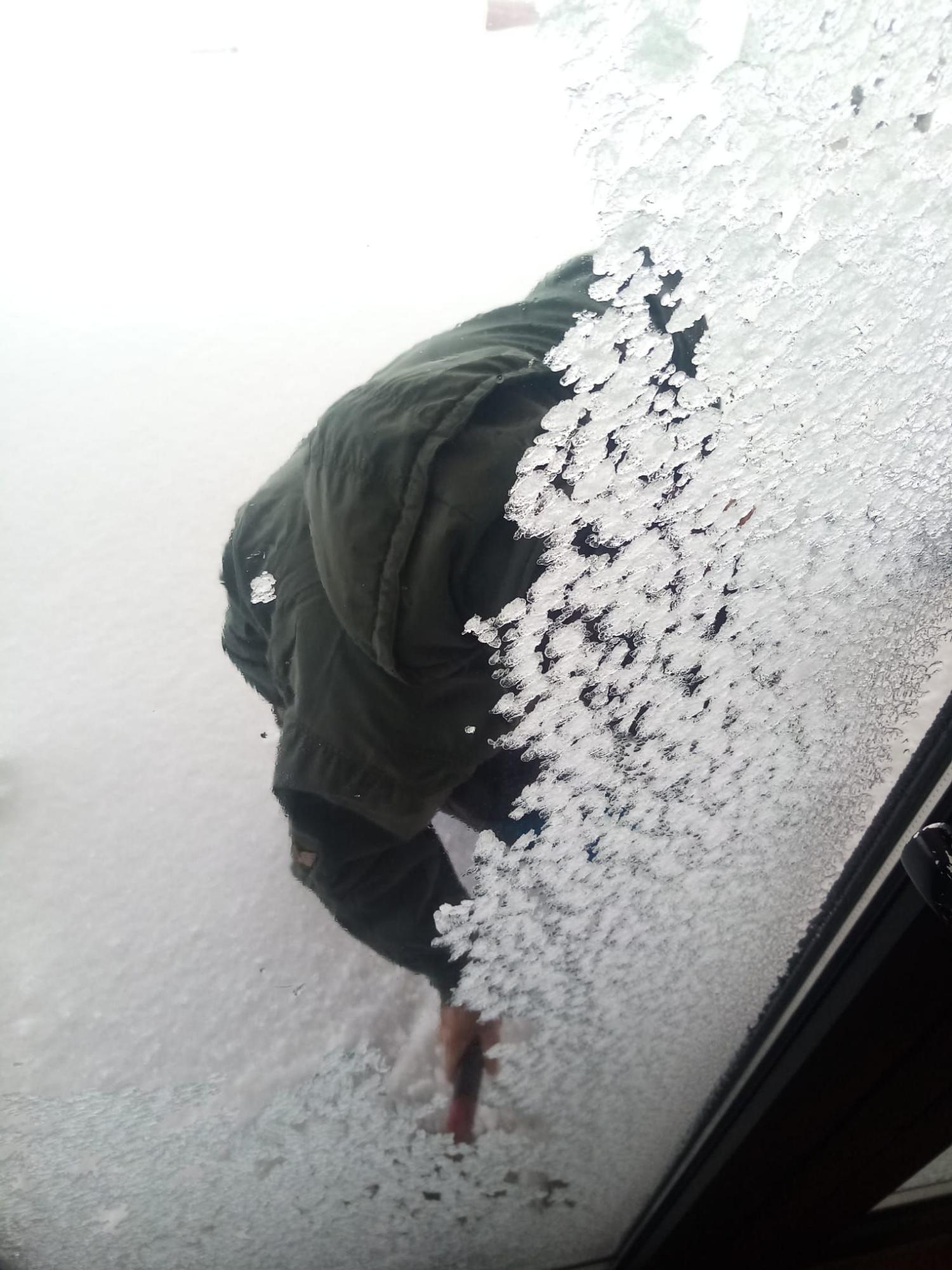 The Izaña meteorological center, blocked by ice and snow