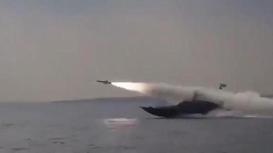 Barcos de la 'Flota Mosquito' en un vídeo de la Guardia Revolucionaria iraní.