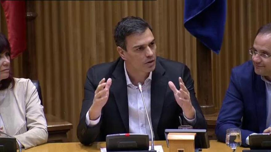 Pedro Sánchez pide a Rivera que abandone sus líneas rojas