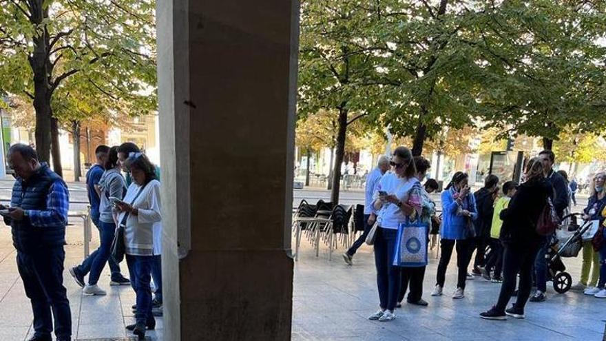 Largas filas en el paseo Independencia para despedir a Soconusco este sábado.