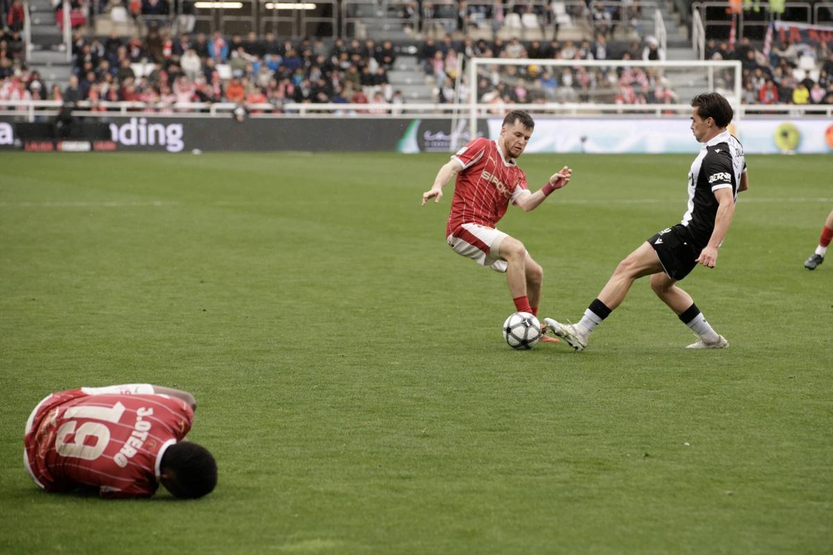 EN IMÁGENES: El Sporting se enfrenta al Burgos en El Plantío