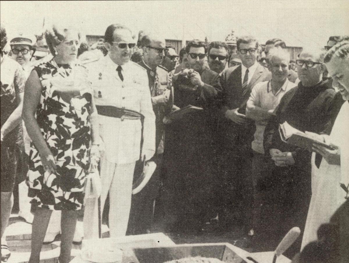 Colocación de la primera piedra del Hospital de Sant Joan de Déu en Esplugues, en 1969
