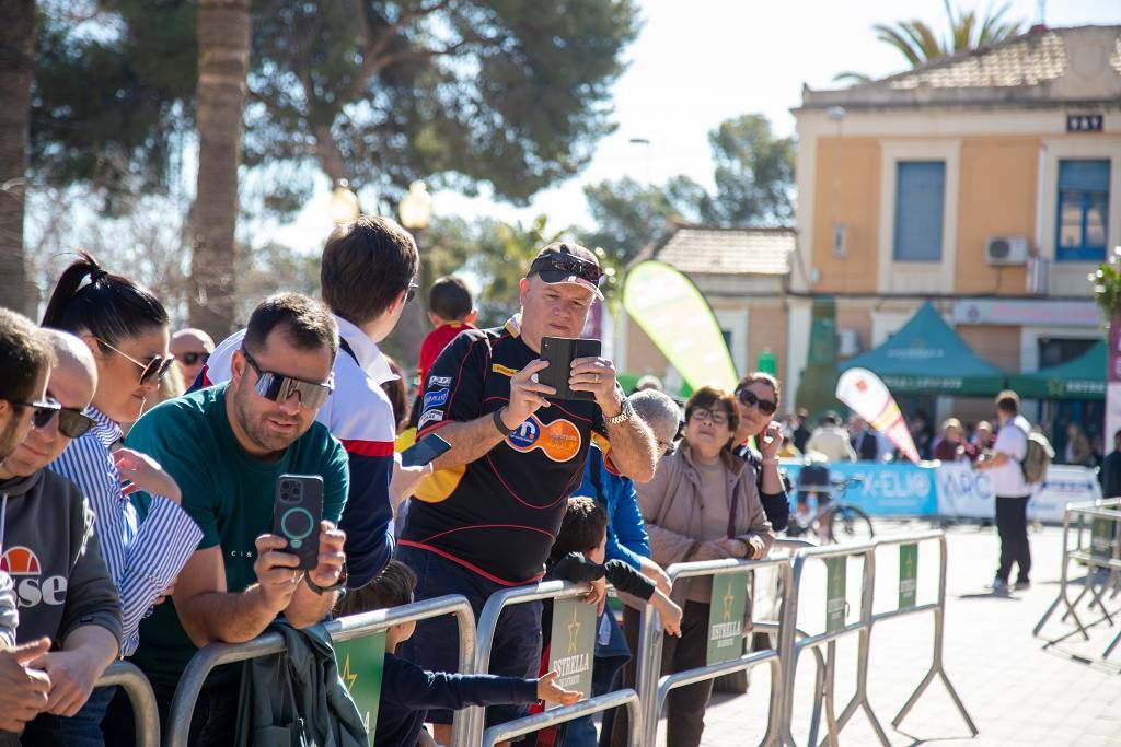 Vuelta Ciclista a Murcia: imágenes de la salida en Jumilla