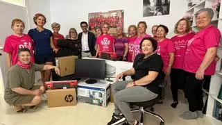 Solidarios contra el cáncer en Elche: los rotarios entregan la recaudación de su carrera a Amacmec