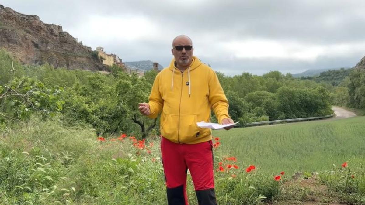 Raúl (50 años) dejó atrás su vida para vivir en una finca de 6 hectáreas.