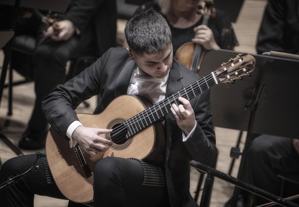 Ausiàs Parejo, con la Orquesta de Valencia en Les Arts, en una imagen de archivo.