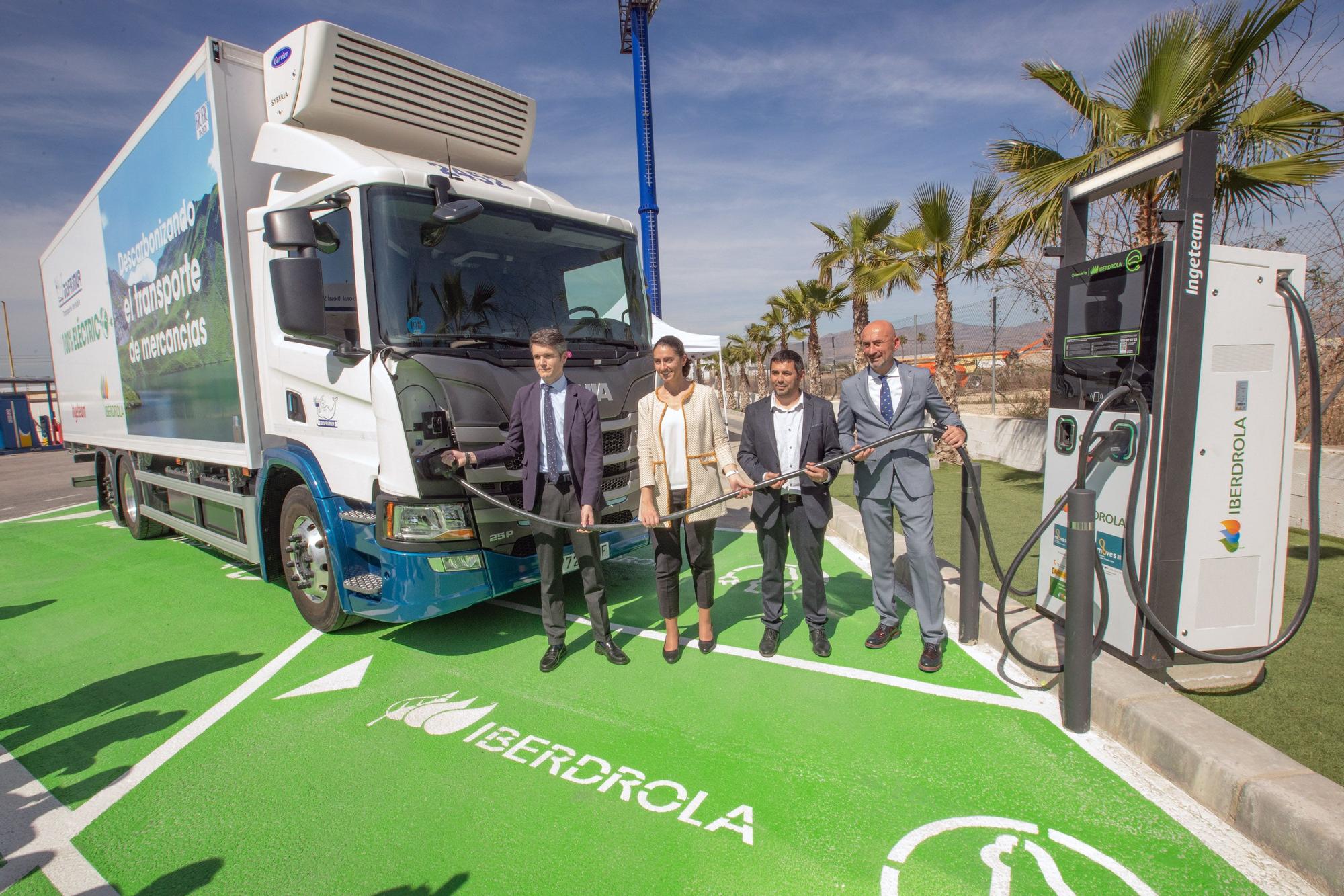 Inauguran en San Isidro el primer punto de recarga eléctrica del corredor mediterráneo para el transporte pesado