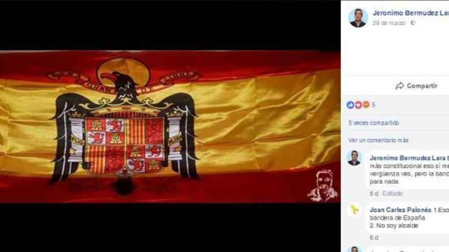 El alcalde del PP de Tormos exhibe la bandera franquista en su Facebook