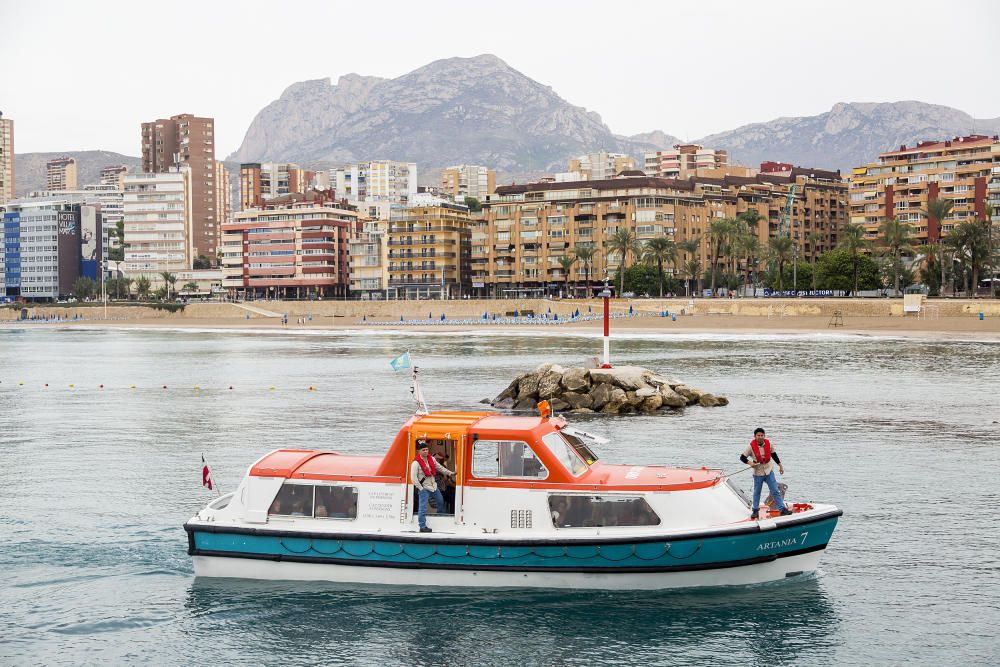 Cruceristas con acento alemán en Benidorm