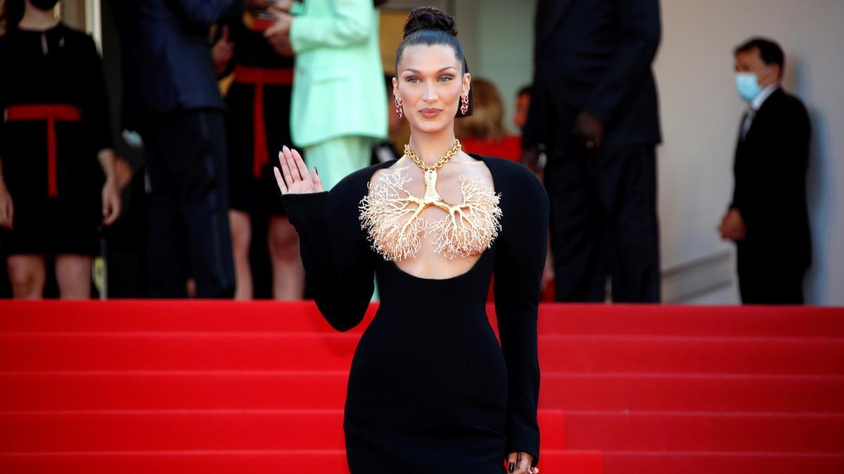 Bella Hadid, sobresaliente en Cannes con un vestido joya